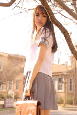 91破解应用下载二维码示意